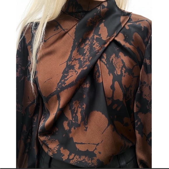 ZARA PRINTED BLOUSE WITH BOW - Picture 4 of 10